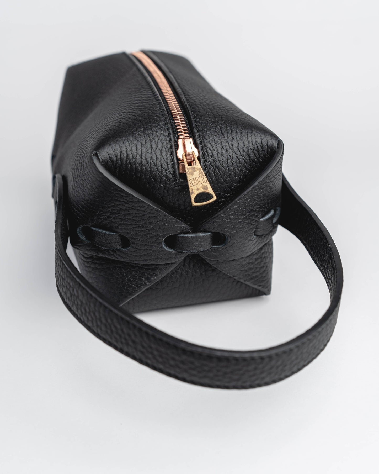 N-2 One Handle Pouch