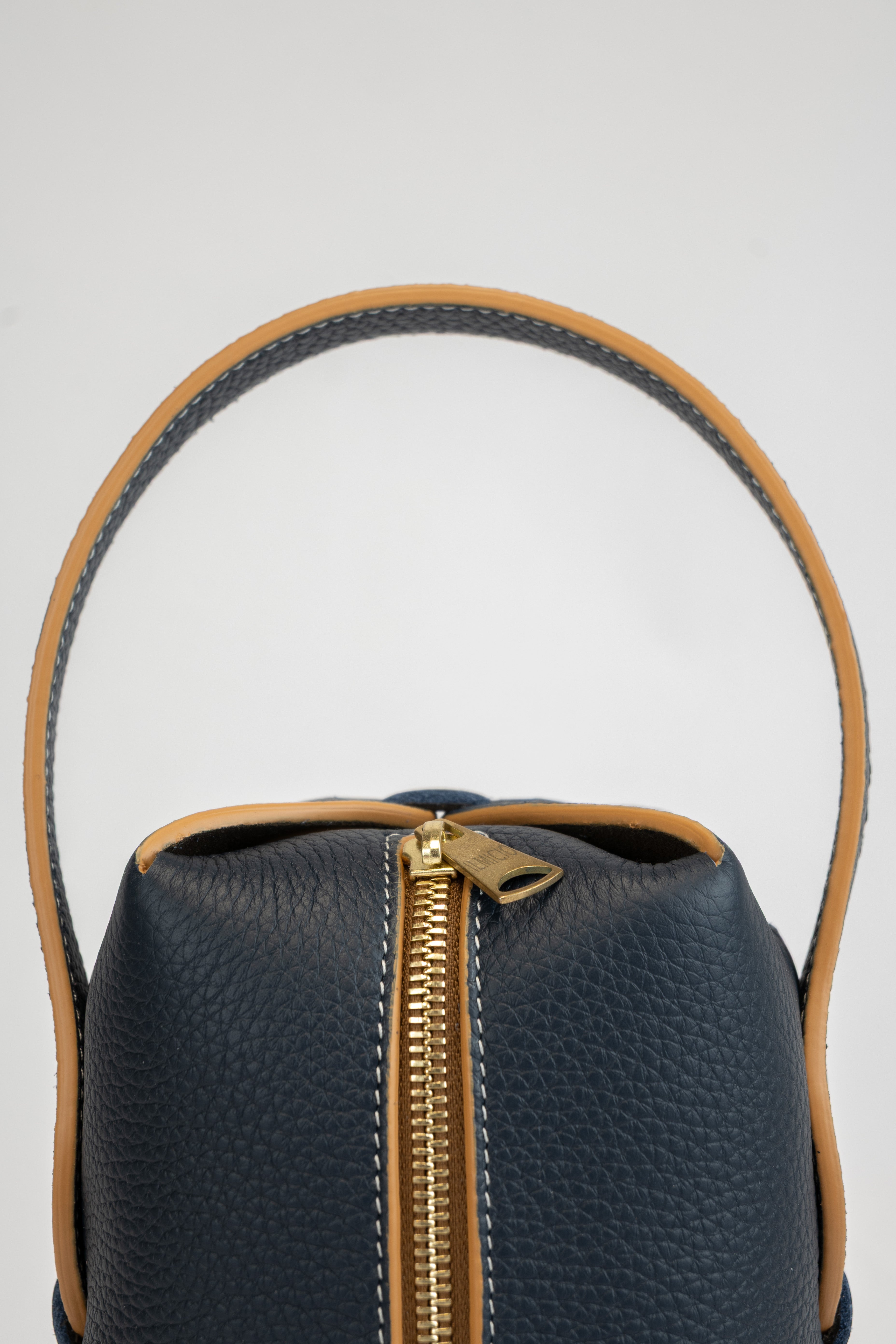 N-2 One Handle Pouch – il micio di Hidetaka Fukaya