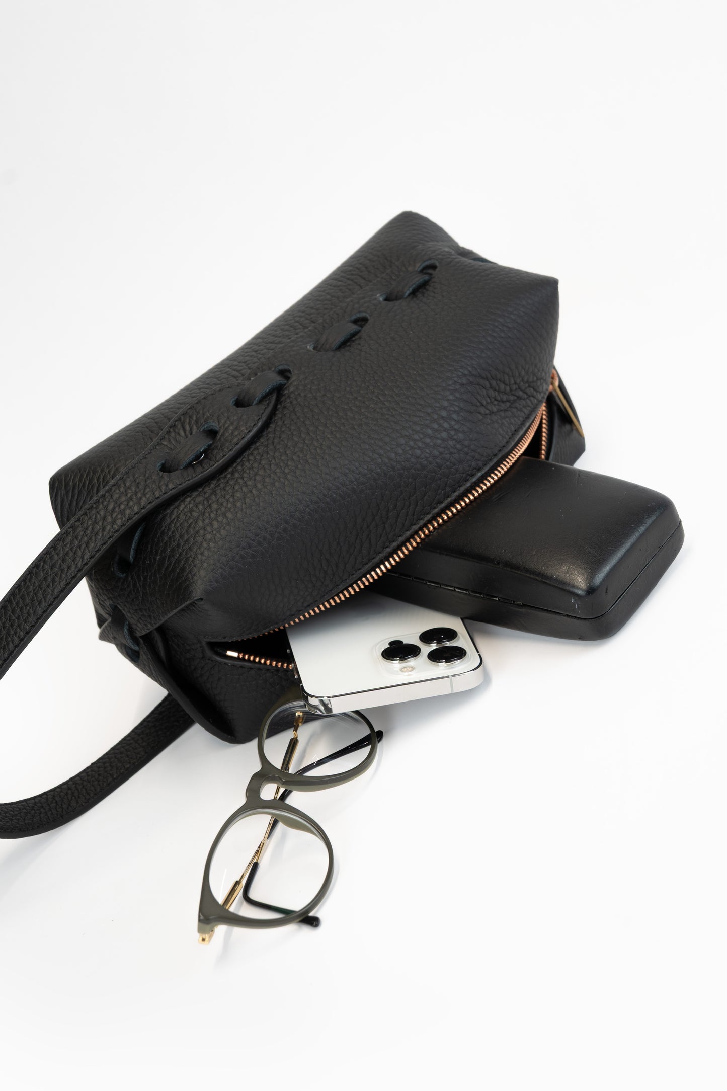 N-2 One Handle Pouch